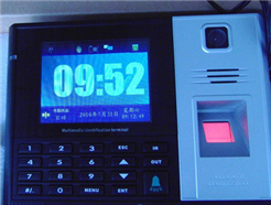 人臉識(shí)別測(cè)溫考勤門禁一體機(jī)多行業(yè)安裝使用方案